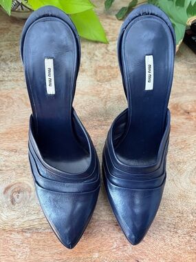 Miu Miu Navy Pointed-Toe Leather Mules